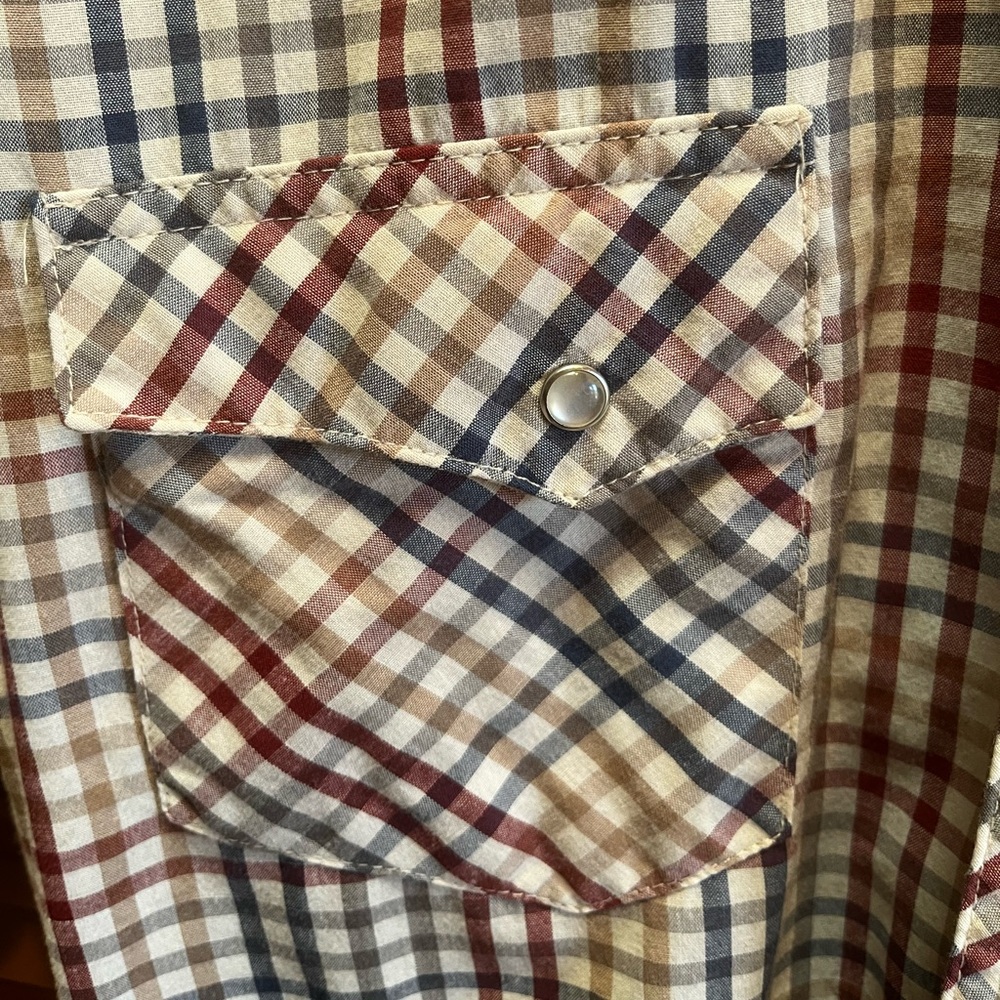 Wrangler Button Up - Picture 2 of 2